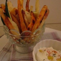 Hrustljava zelenjava s pomako iz kisle smetane