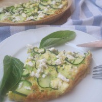 Zeliščna omleta s kozjo skuto in bučkami