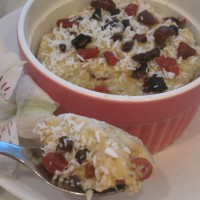 Kokosova polenta s suhim sadjem in zrni pravega kakava