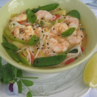 Riževi rezanci z gamberi in kokosovo smetano