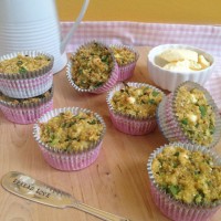Brezglutenski slani muffini s špinačo, kvinojo in feta sirom