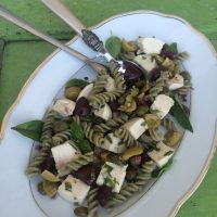 Hladna mediteranska testeninska solata