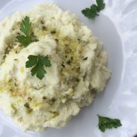 Cvetačni pire s konopljinimi semeni