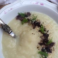 Juha iz koromača in gomoljne zelene