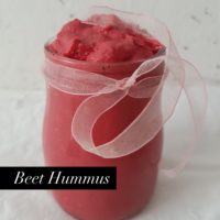 Hummus z rdečo peso   (in avokado toast)