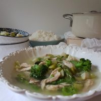 Zelenjavno piščančja enolončnica