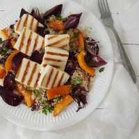 Kvinoja, pečena zelenjava in sir za žar