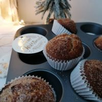 Pirini muffini s cimetom in marmelado