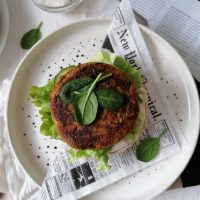 Zelenjavni krompirjevo cvetačni burgerji