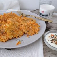 Ocvrtki iz sladkega krompirja in kislega zelja